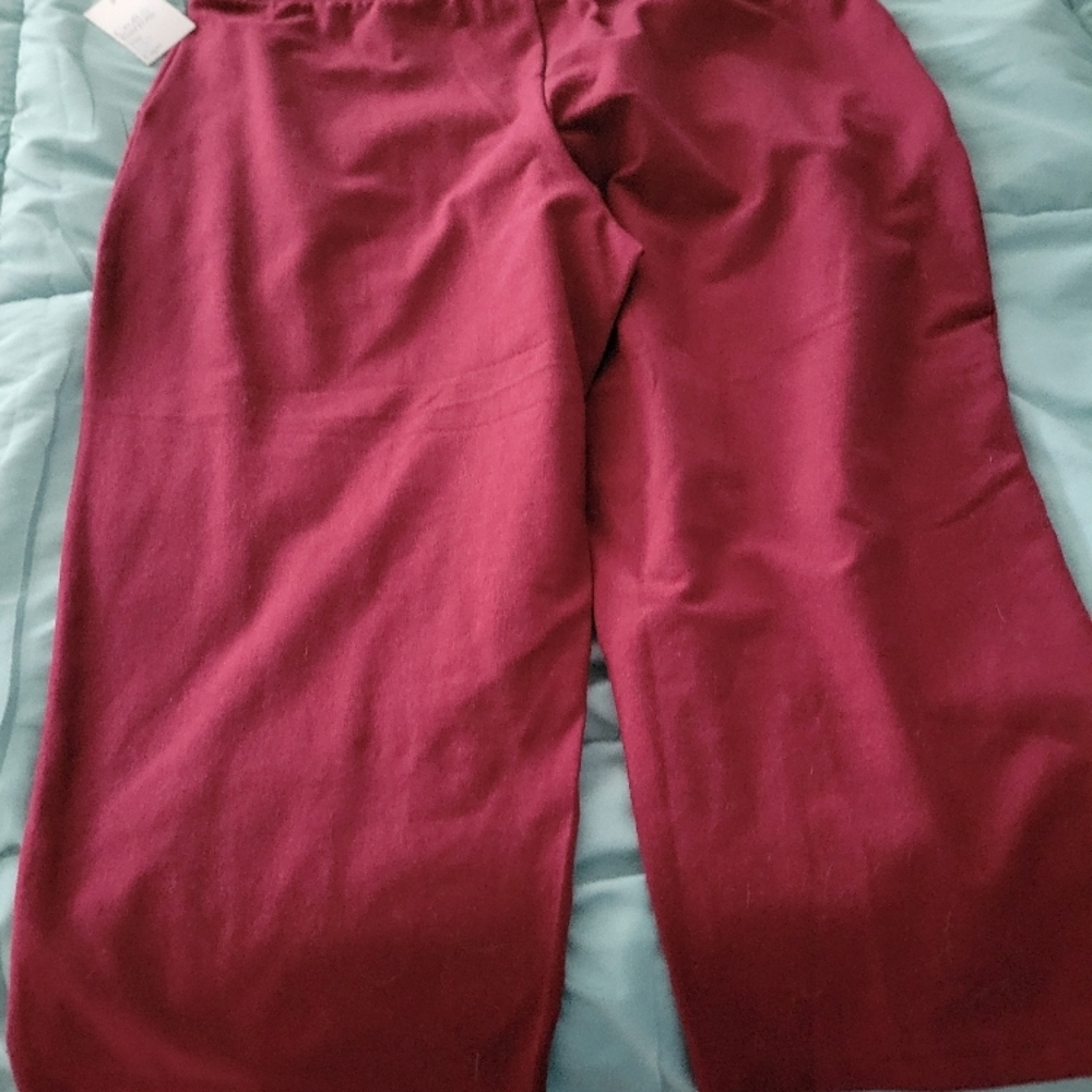 Croft and barrow size L maroon capri New with tags